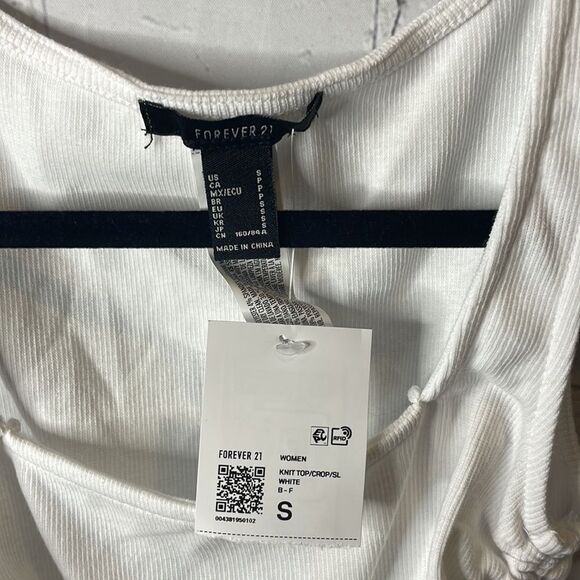 🌼 Forever 21 Cropped White Tank - Size Small (NWT) - Picture 2 of 3